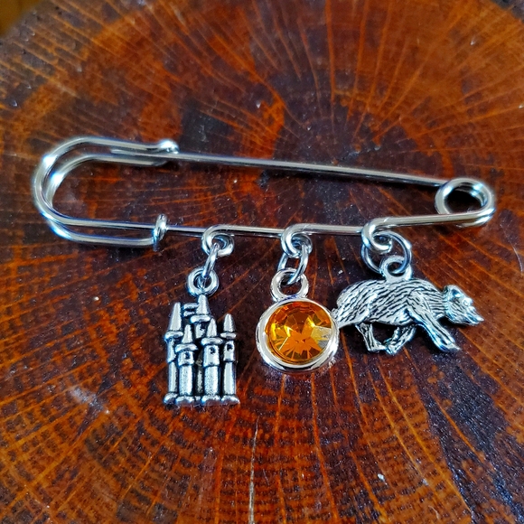 Hufflepuff Charm Pin. Safety Pin Style. New. - Picture 1 of 1
